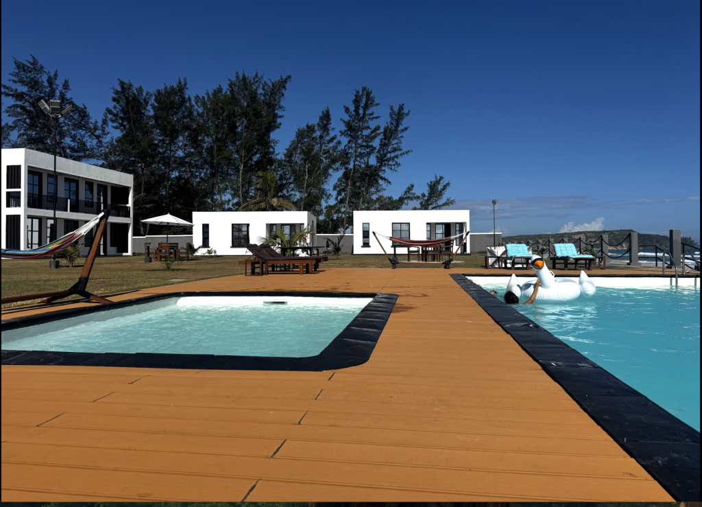 Vah'Inn pool view direction of two villas and beach